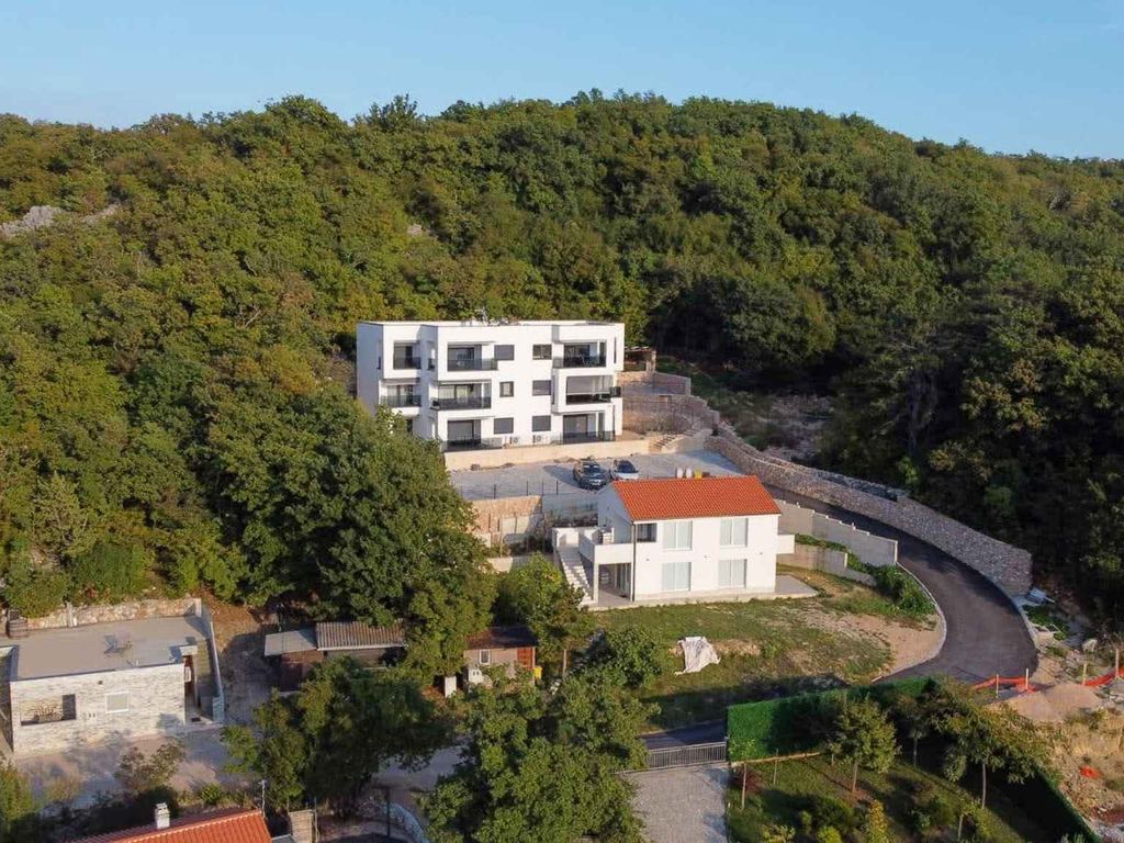 Ferienwohnung mit Garten, Balkon und Meerblick