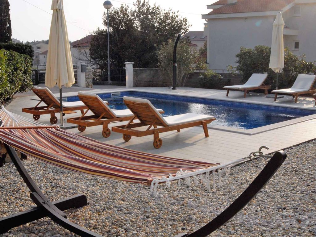 Ferienwohnung mit Poolnutzung und Terrasse