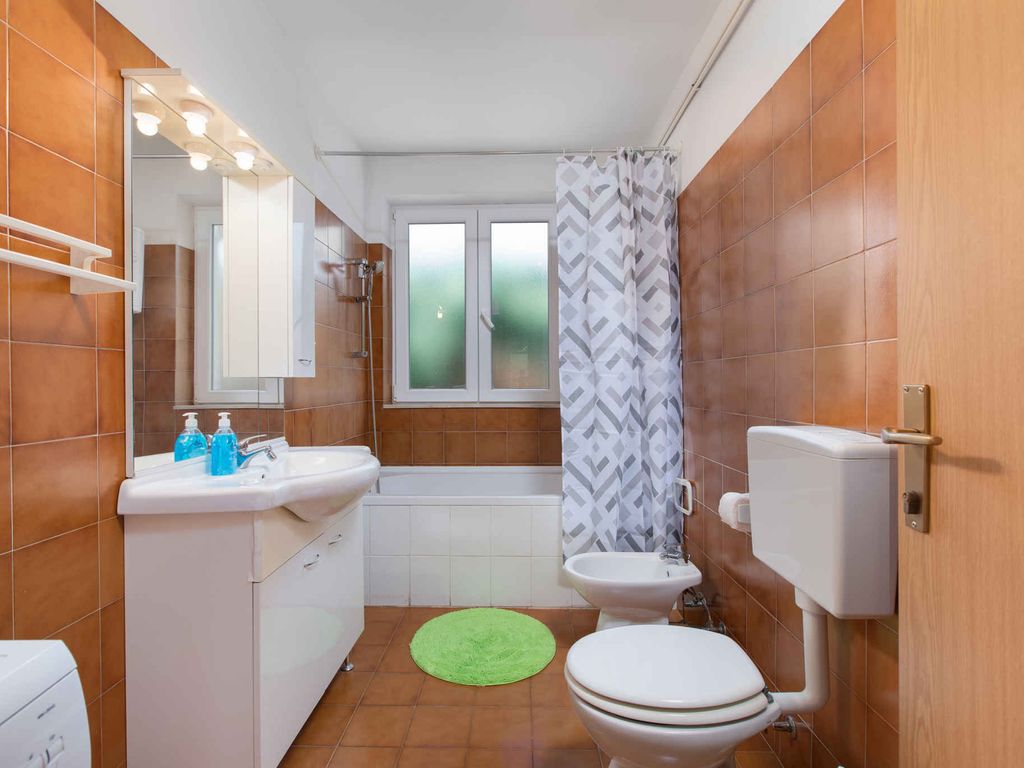 Ferienwohnung mit großem Garten