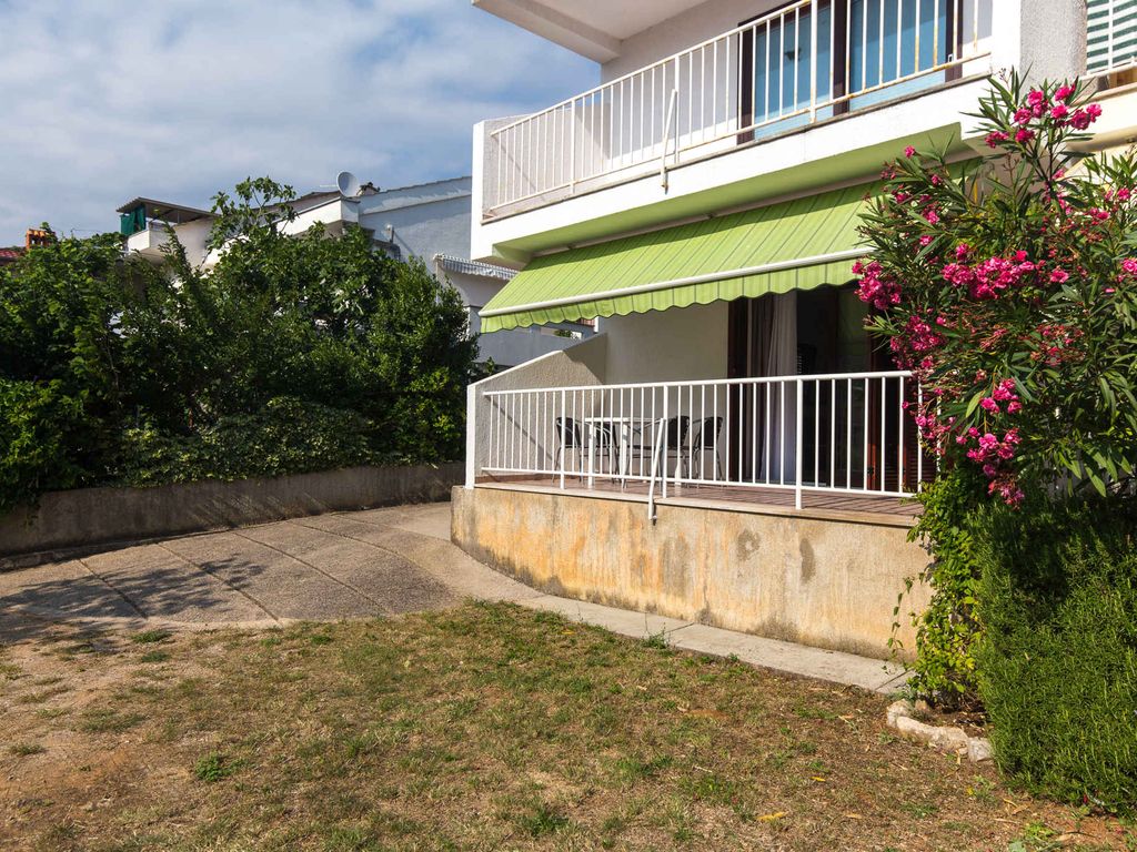 Ferienwohnung mit Terrasse in ruhiger Umgebung