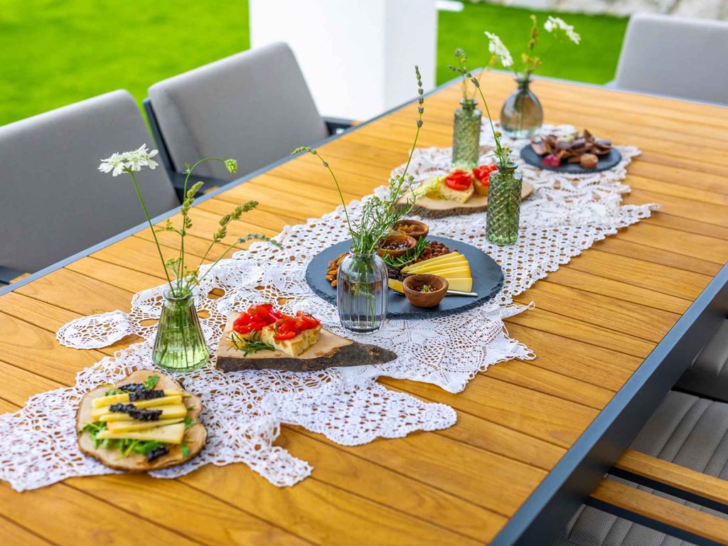 Villa mit Pool und Sommerküche