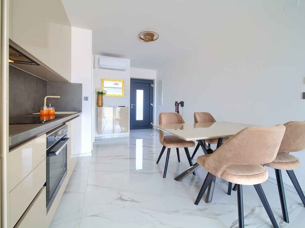 Ferienwohnung Mira Residence, 4 Personen