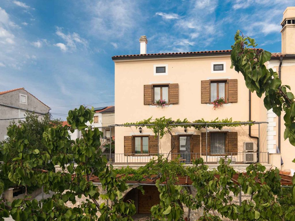 Ferienwohnung mit Meerblick und Terrasse