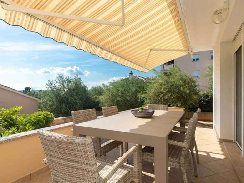 Ferienwohnung mit Terrasse und Klimaanlage