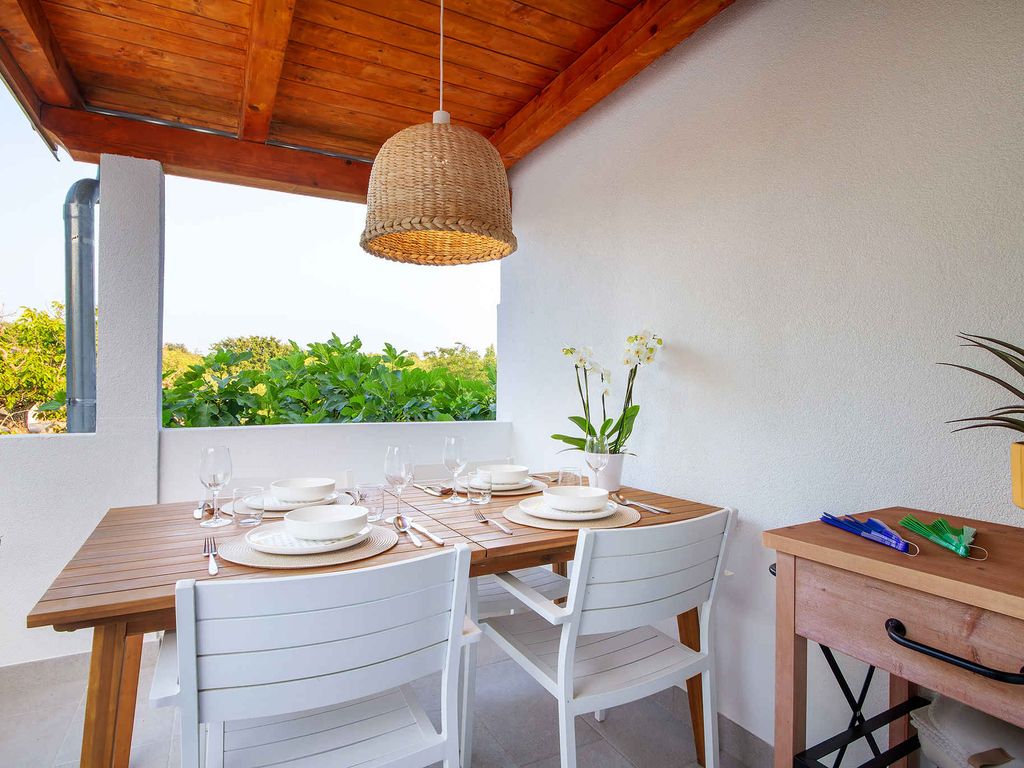 Ferienwohnung mit Terrasse und Klimaanlage