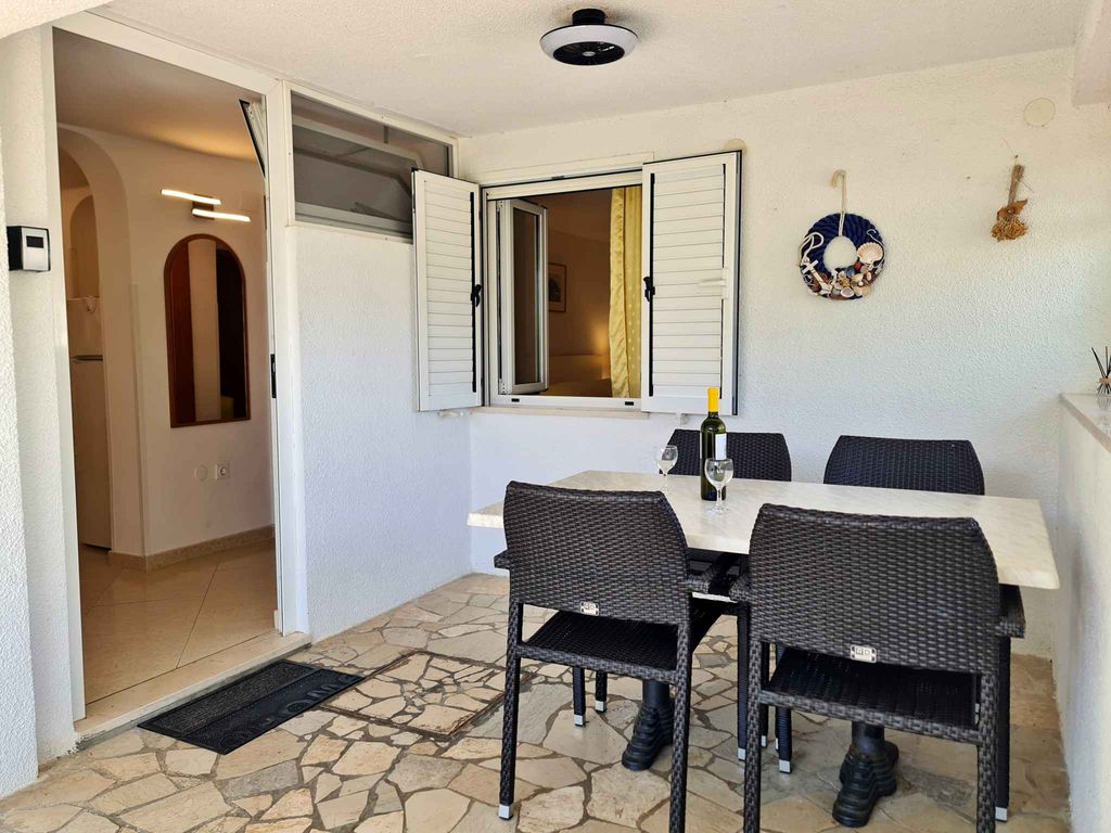 Ferienwohnung mit Terrasse und Grillmöglichkeit