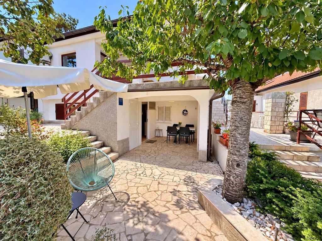 Ferienwohnung mit Terrasse und Grillmöglichkeit