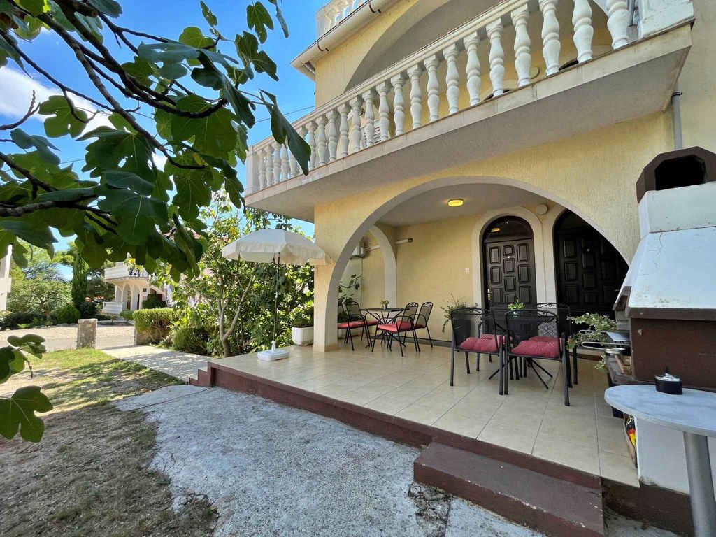 Ferienwohnung mit Terrasse und Klimaanlage