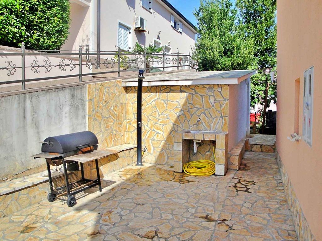 Ferienwohnung mit gemütlicher Terrasse und Grillmöglichkeit