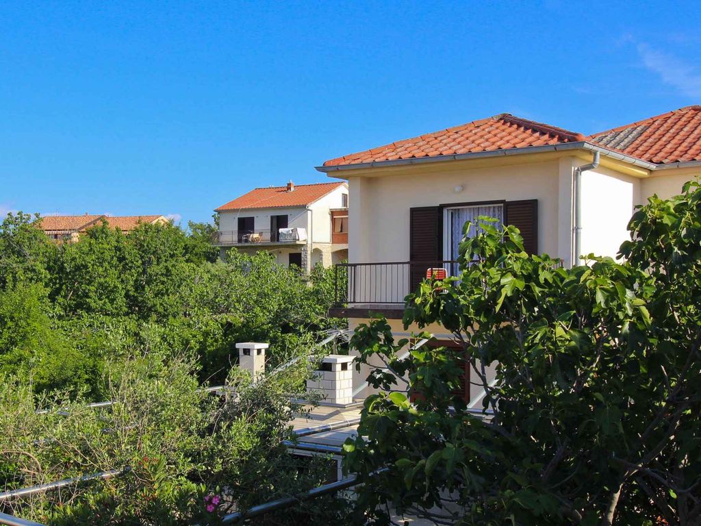 Ferienwohnung mit Balkon und Grillmöglichkeit