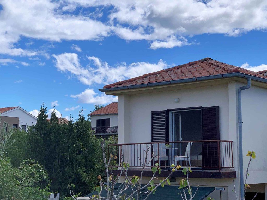 Ferienwohnung mit Balkon und Grillmöglichkeit