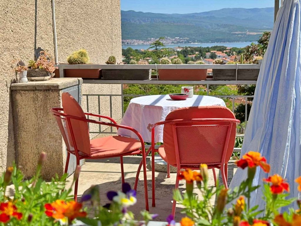 Studio mit Balkon und Klimaanlage