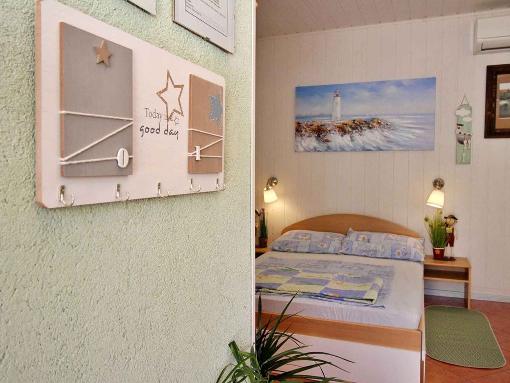 Studio mit Balkon und Klimaanlage