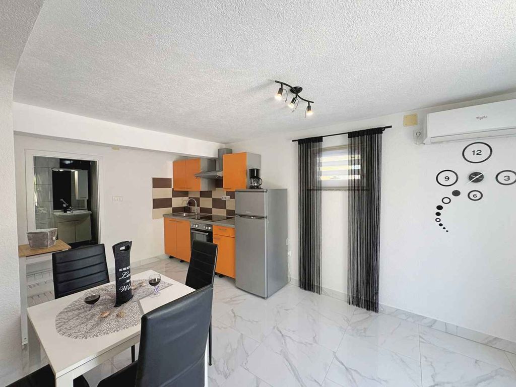 Ferienwohnung mit Klimaanlage und Terrasse