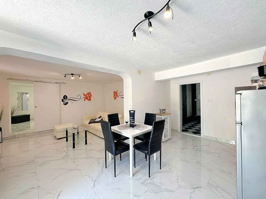 Ferienwohnung mit Klimaanlage und Terrasse