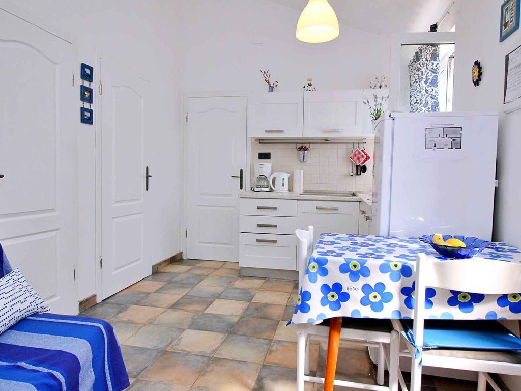Ferienwohnung gemütlich eingerichtet mit Terrasse und Grill
