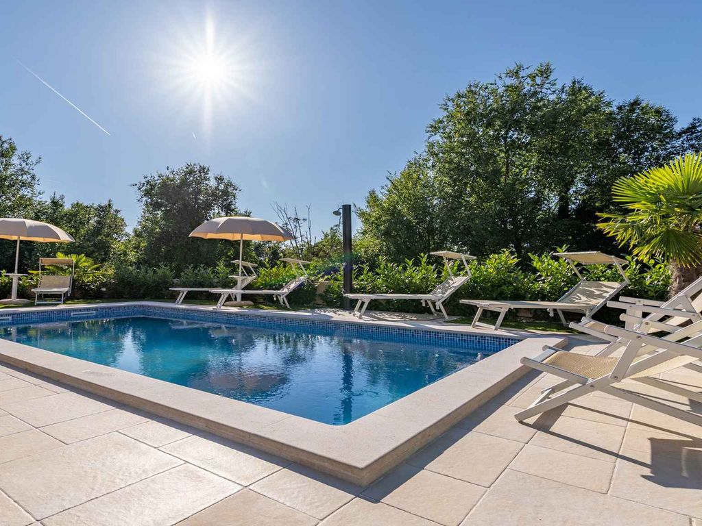 Villa mit Pool