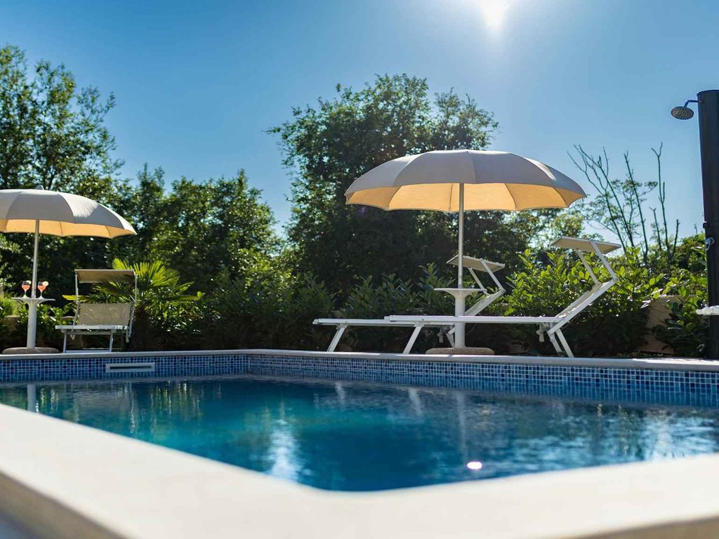 Villa mit Pool