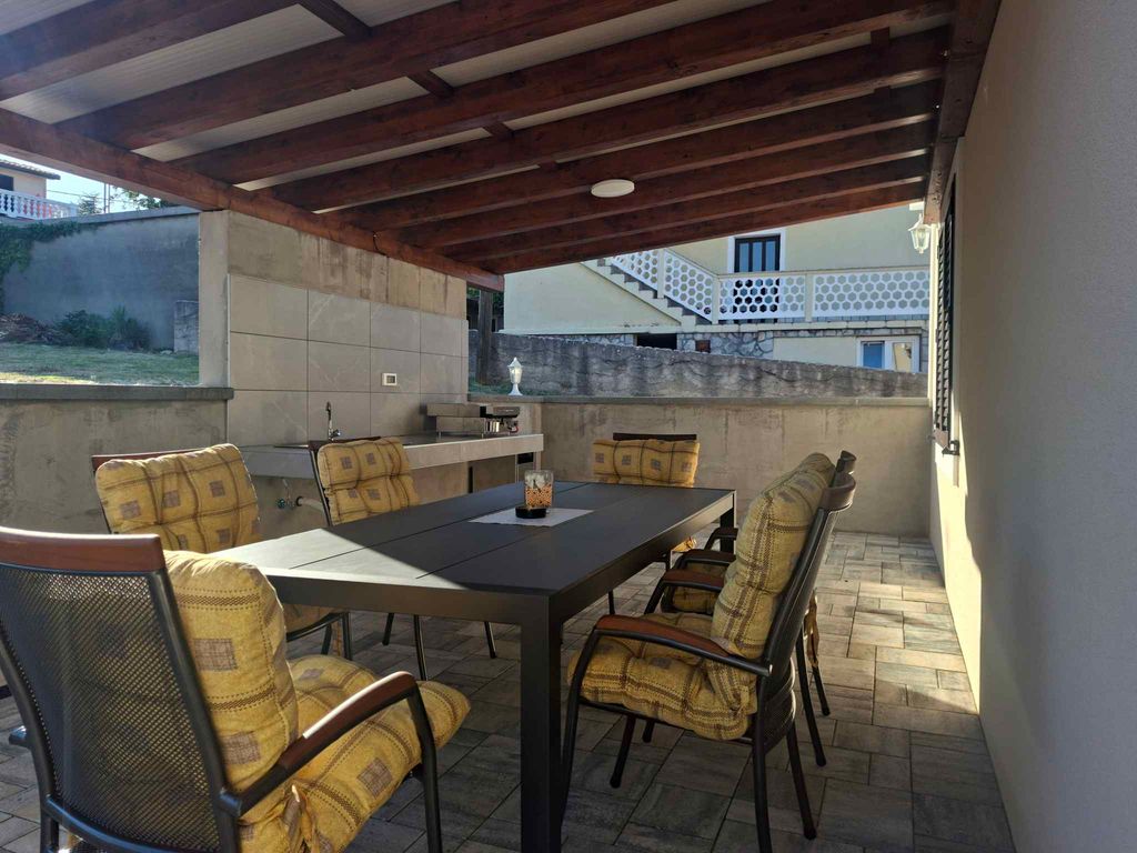 Ferienwohnung sa terasom u blizini mora