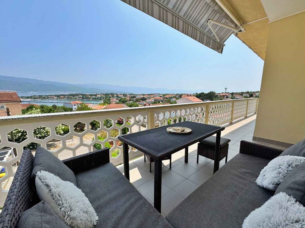 Ferienwohnung mit Balkon und Grillmöglichkeit