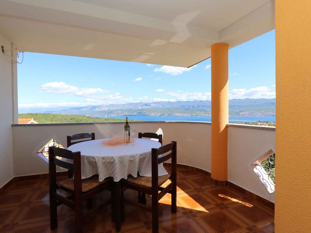 Ferienwohnung mit Balkon und Klimaanlage