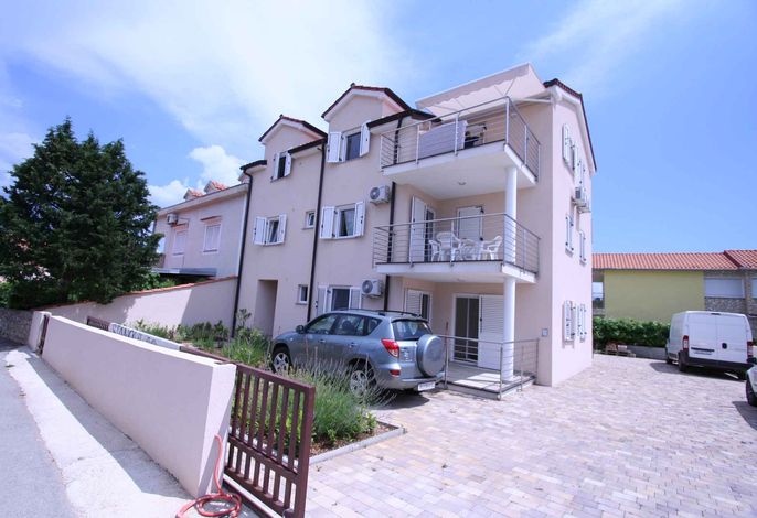 Ferienwohnung mit Terrasse und Klimaanlage