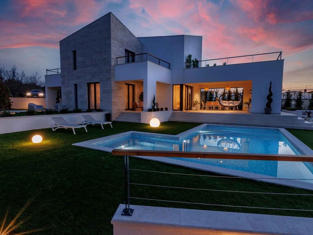 Villa mit Wellness und Weingut