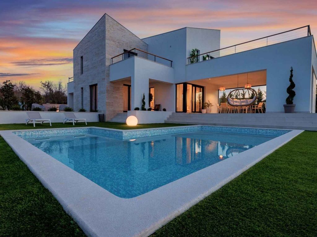 Villa mit Wellness und Weingut