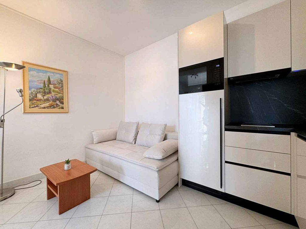 Ferienwohnung mit Meerblick 20 m von der Küste