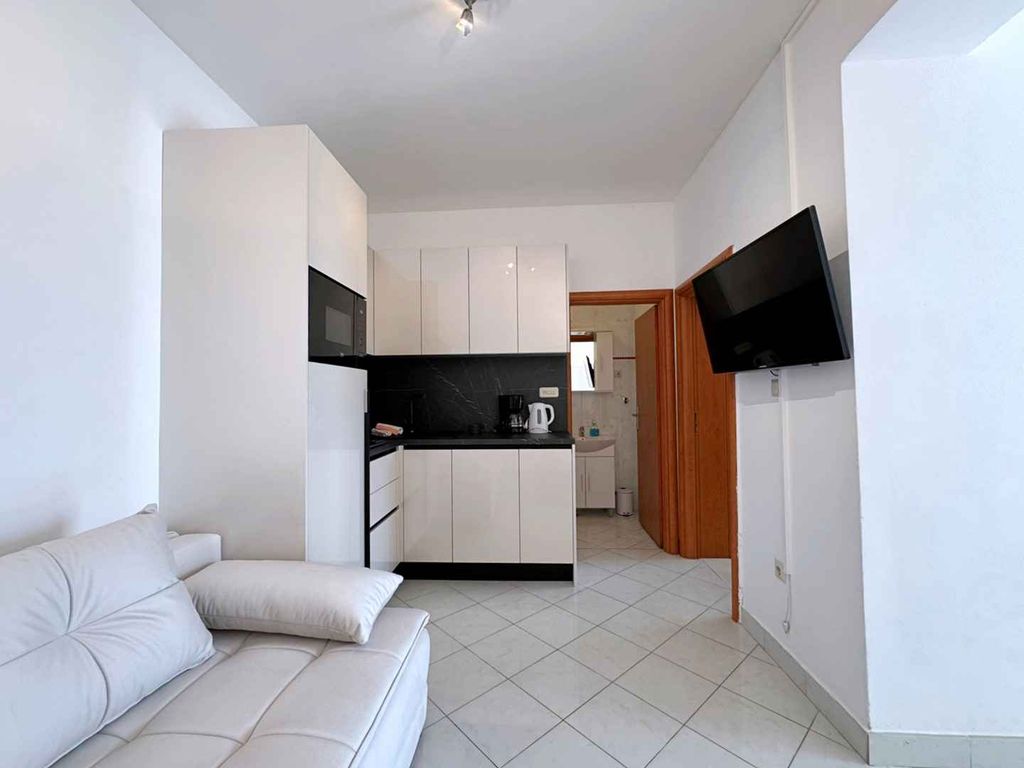 Ferienwohnung mit Meerblick 20 m von der Küste