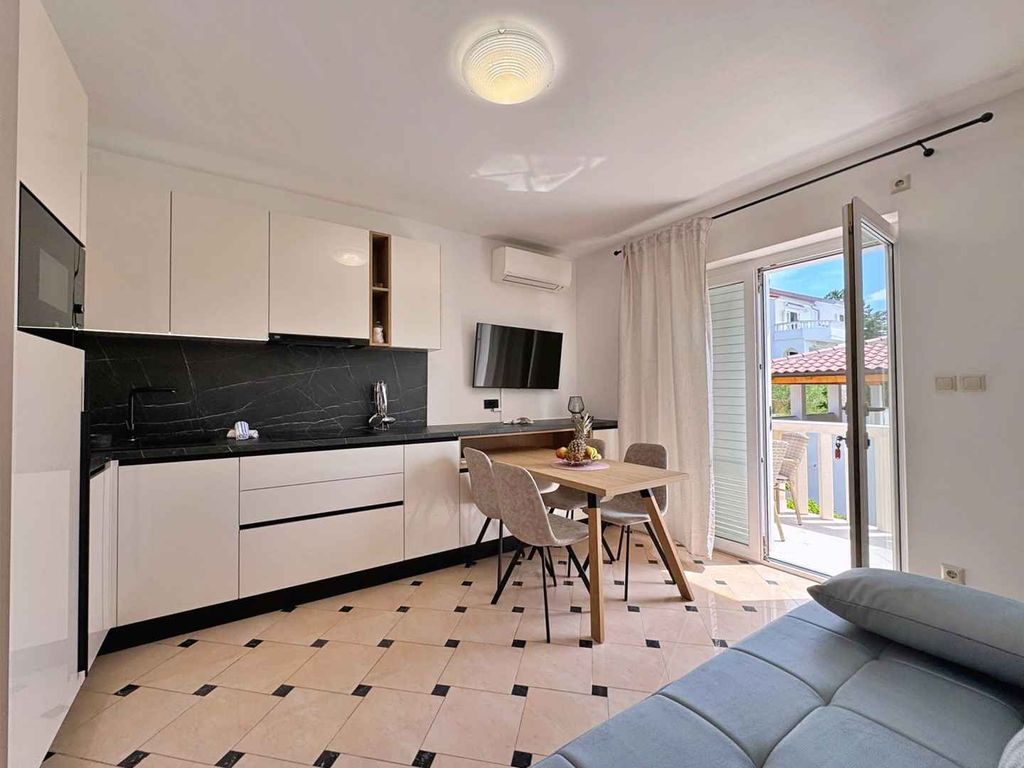 Ferienwohnung mit Meerblick 20 m von der Küste