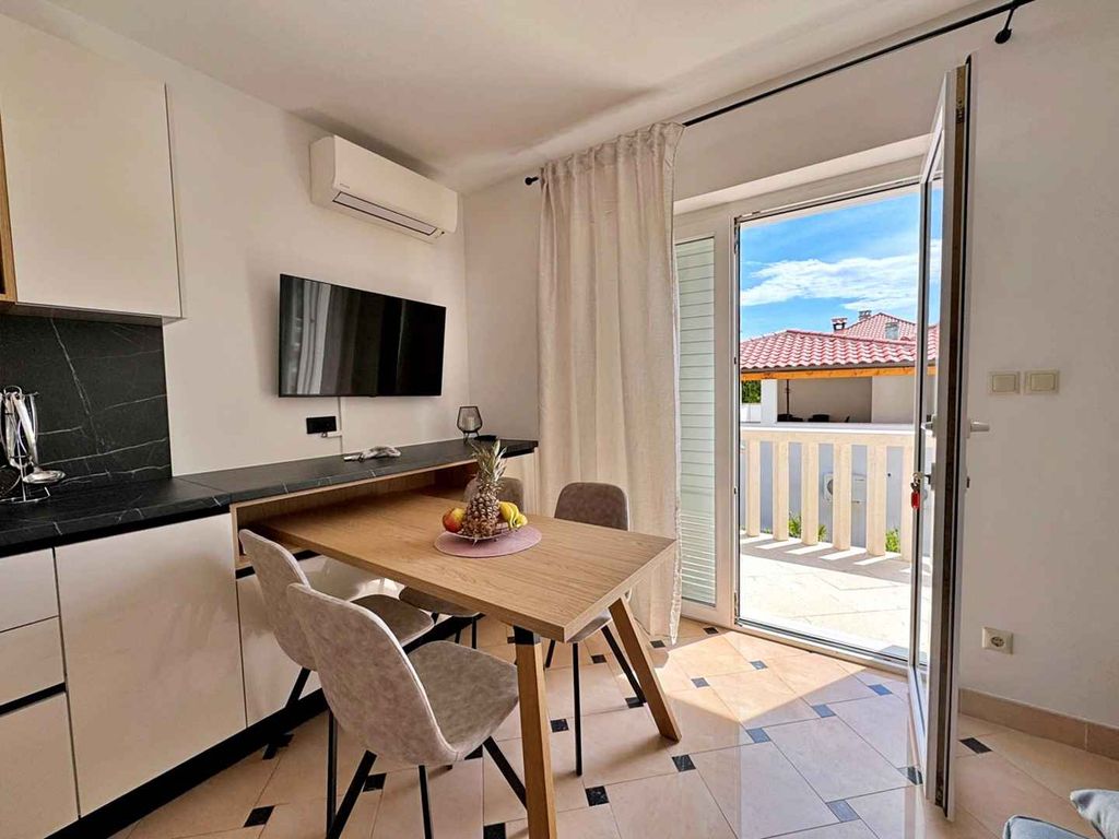 Ferienwohnung mit Meerblick 20 m von der Küste