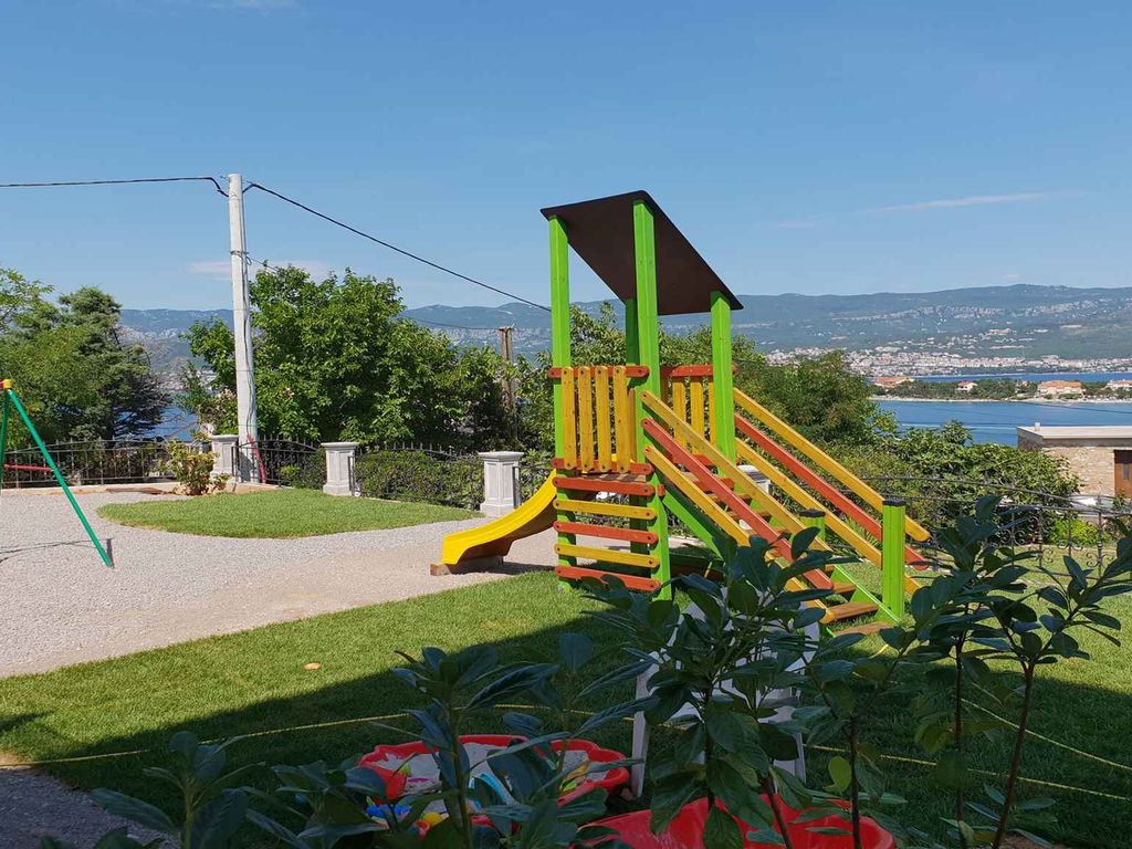 Ferienwohnung mit Terrasse und Meerblick