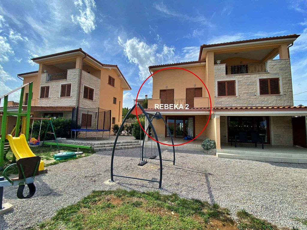 Ferienwohnung mit Terrasse und Meerblick