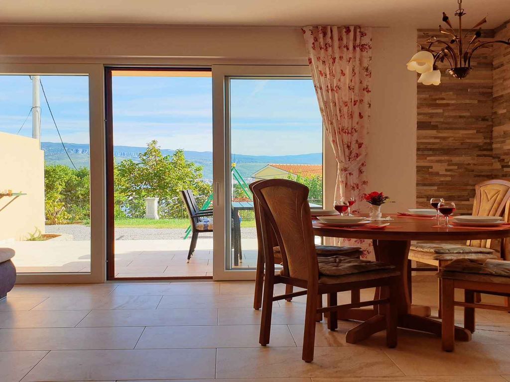 Ferienwohnung mit Terrasse und Meerblick