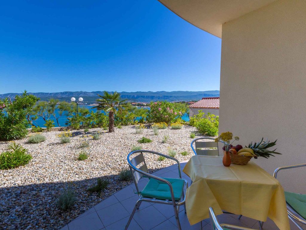 Ferienwohnung mit Terrasse und Meerblick