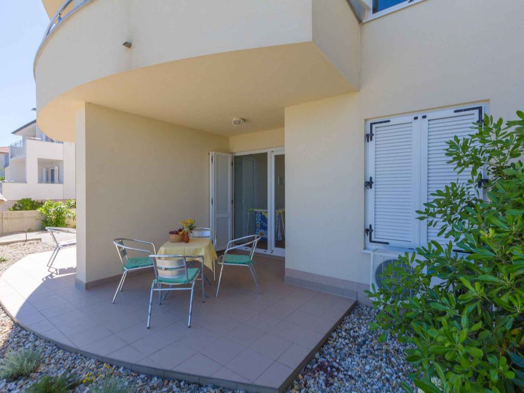Ferienwohnung mit Terrasse und Meerblick