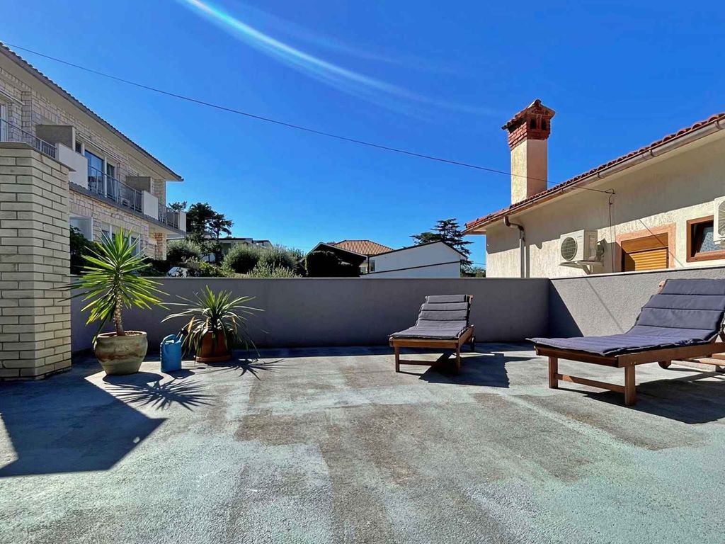 Ferienwohnung mit gemütlicher Terrasse und Meerblick