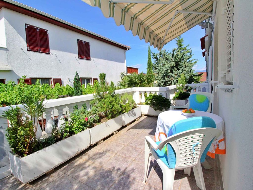 Ferienwohnung mit Klimaanlage und Balkon