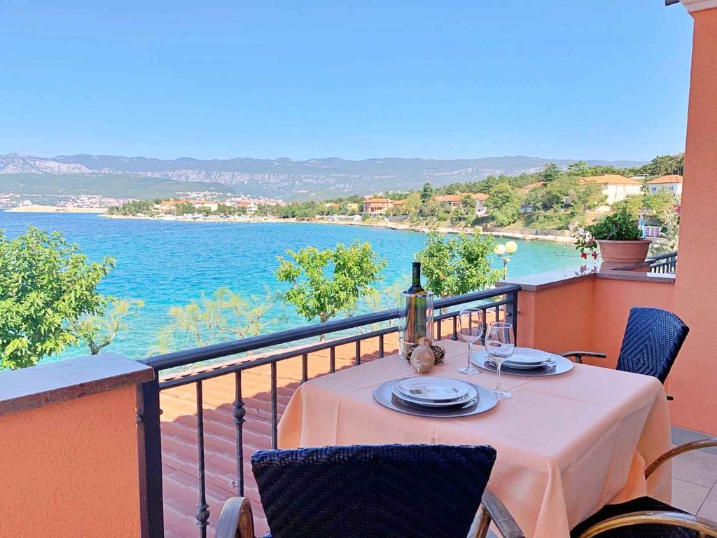 Ferienwohnung am Meer mit Balkon