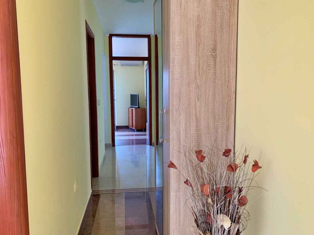 Ferienwohnung am Meer mit Balkon