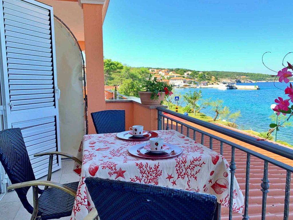 Ferienwohnung am Meer mit Balkon