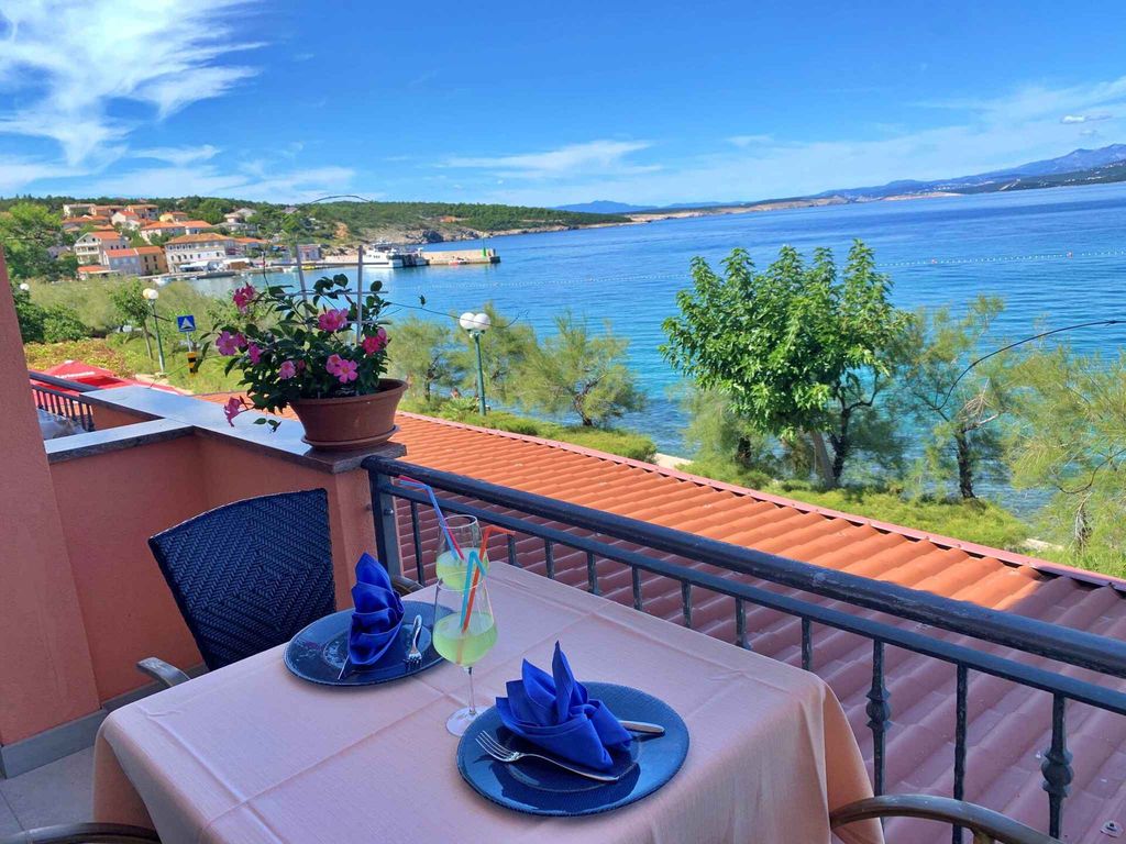 Ferienwohnung am Meer mit Balkon