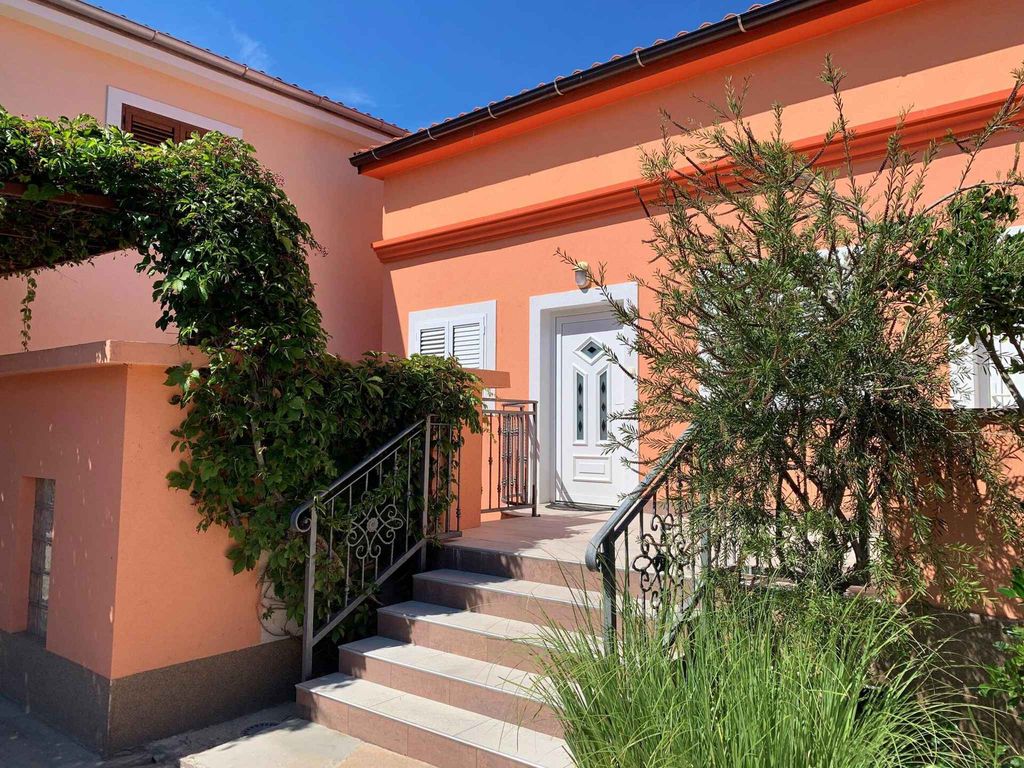 Ferienwohnung am Meer mit Balkon