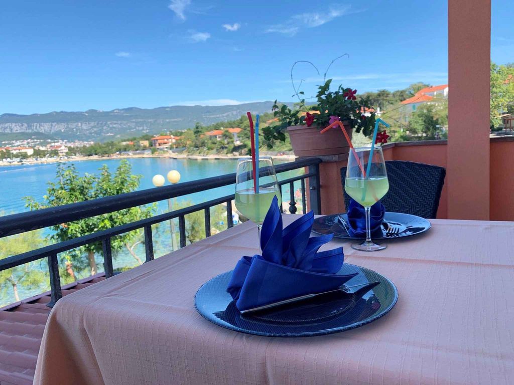 Ferienwohnung am Meer mit Balkon