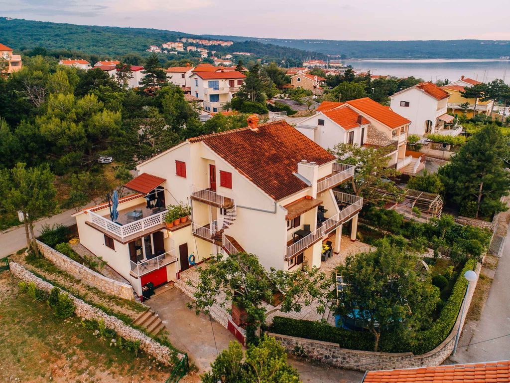 Ferienwohnung mit Meerblick und Pool