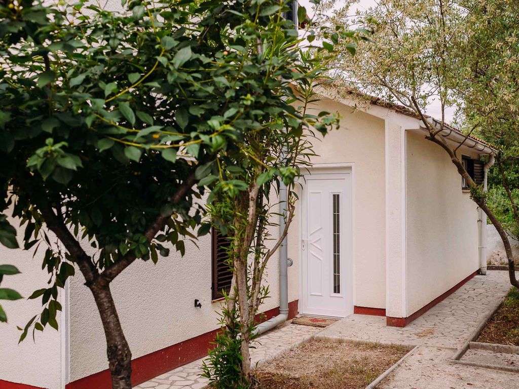 Ferienwohnung mit Meerblick und Pool