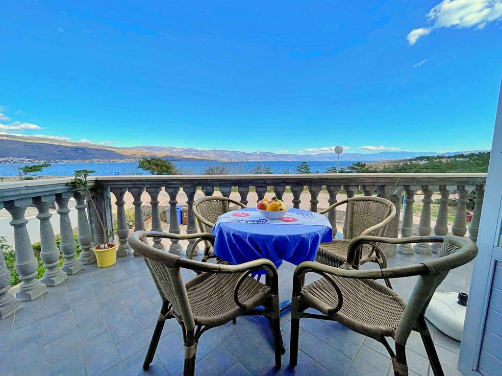 Ferienwohnung mit Klimaanlage und Balkon