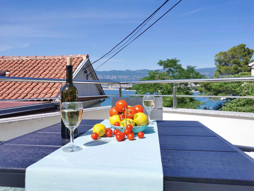 Studio mit Balkon und Klimaanlage