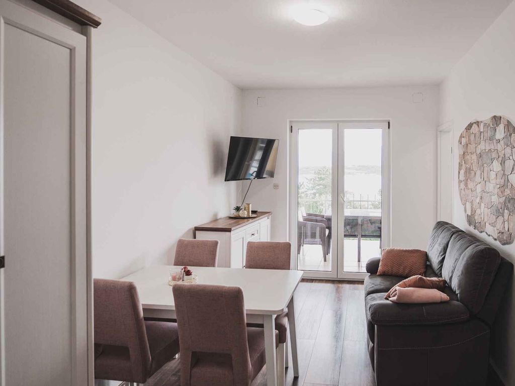 Ferienwohnung mit Meerblick, Klimaanlage und in Strandnähe